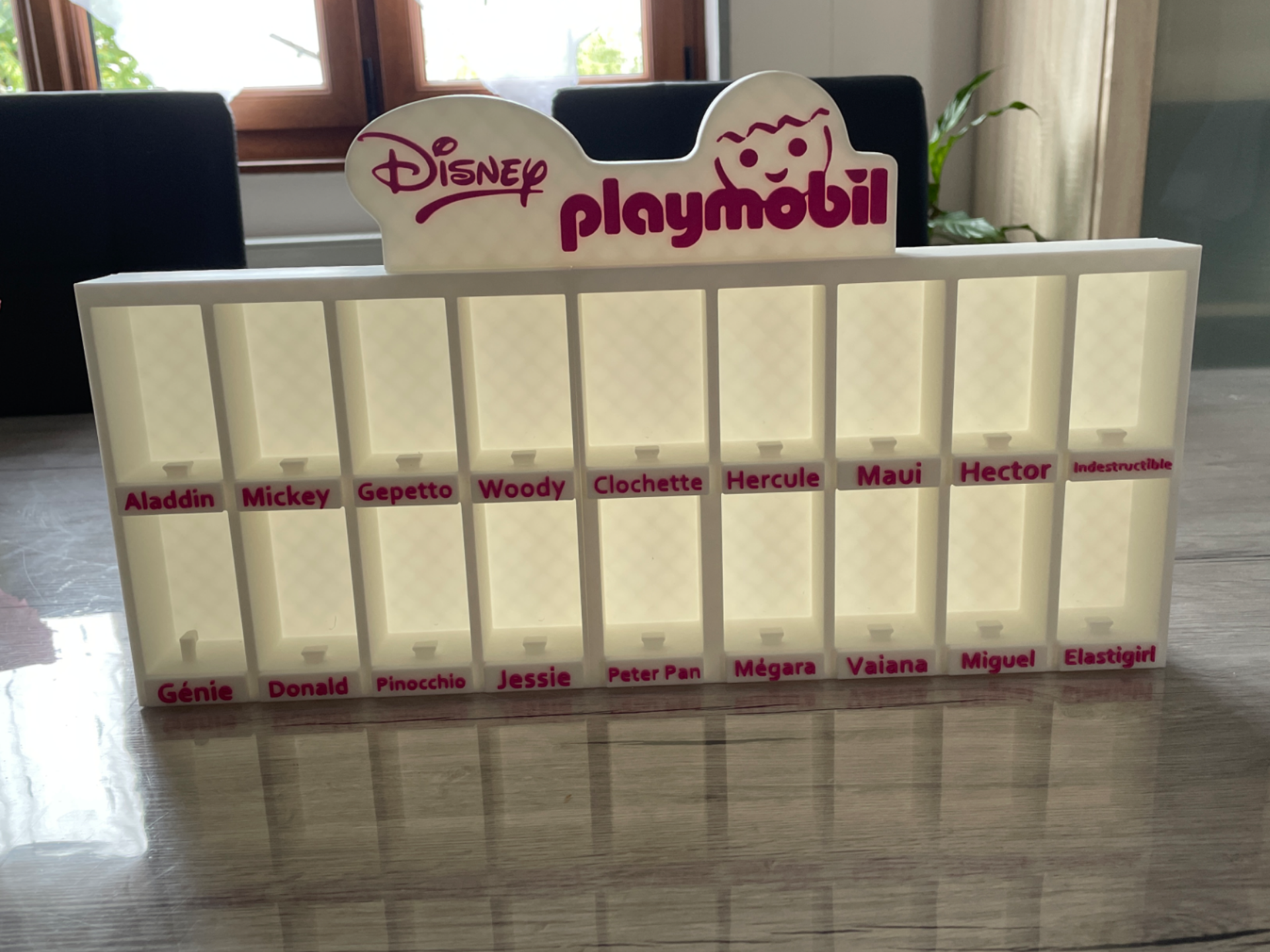 Présentoir playmobil disney kinder - 1