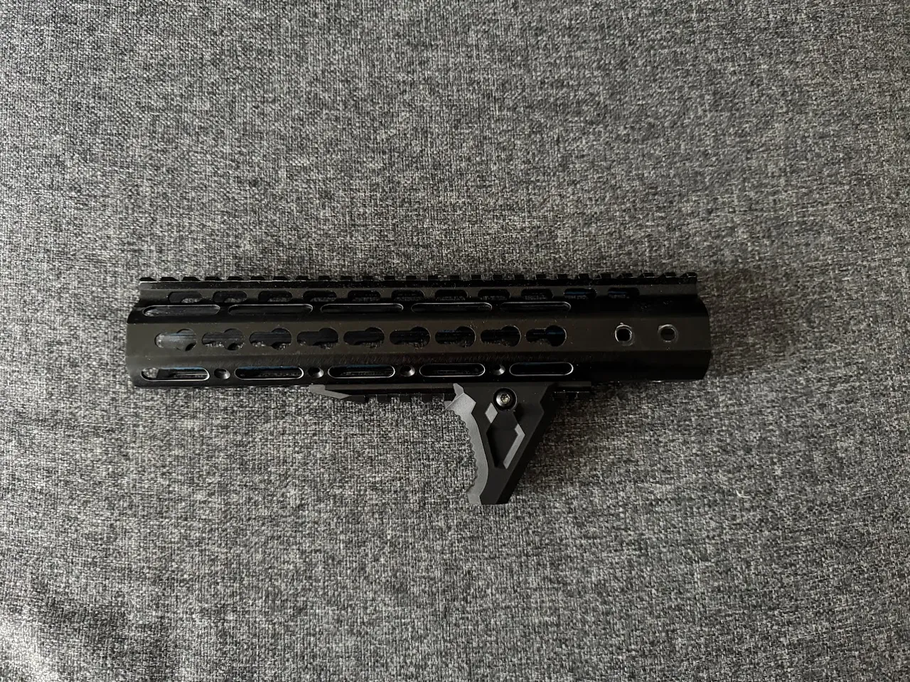 AR15 foregrip 6 - PICATINNY view 2