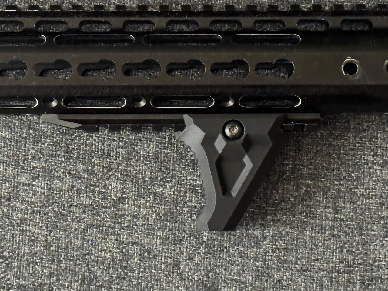 AR15 foregrip 6 - PICATINNY view 4