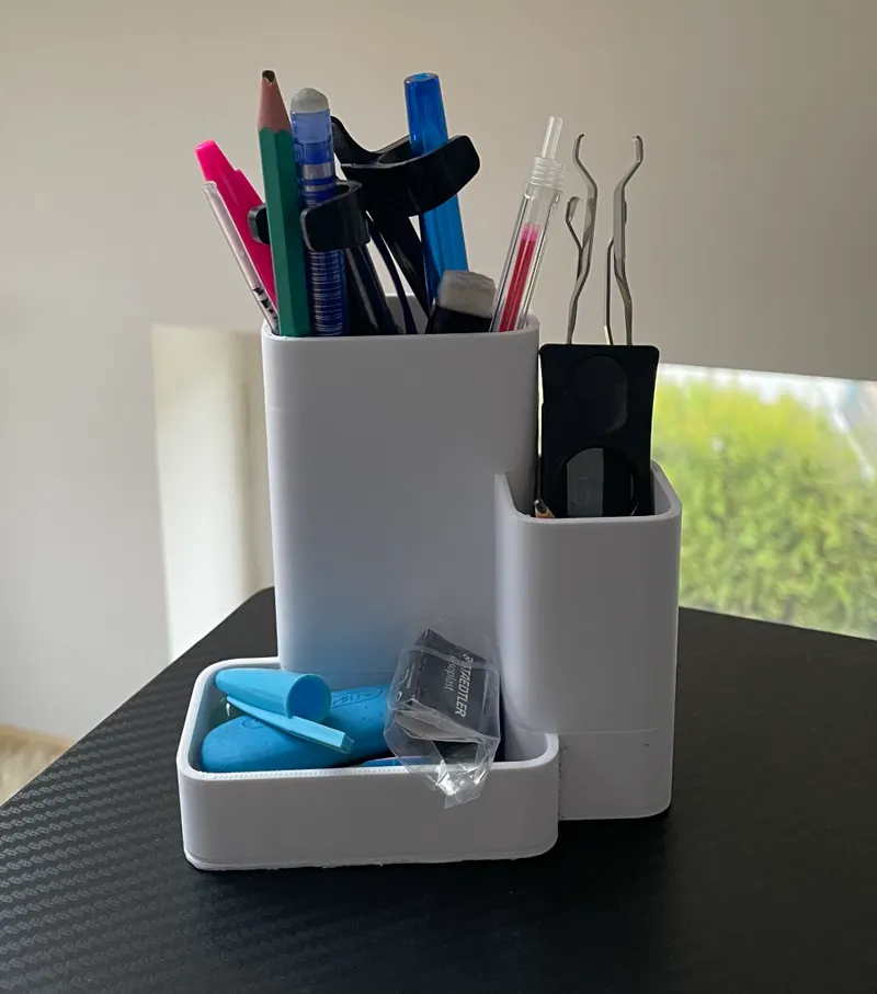 Desk organizer
