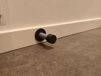 Wall/baseboard-Mounted Doorstop