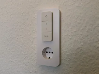 Philips Hue Switch Halterung mit Steckdose