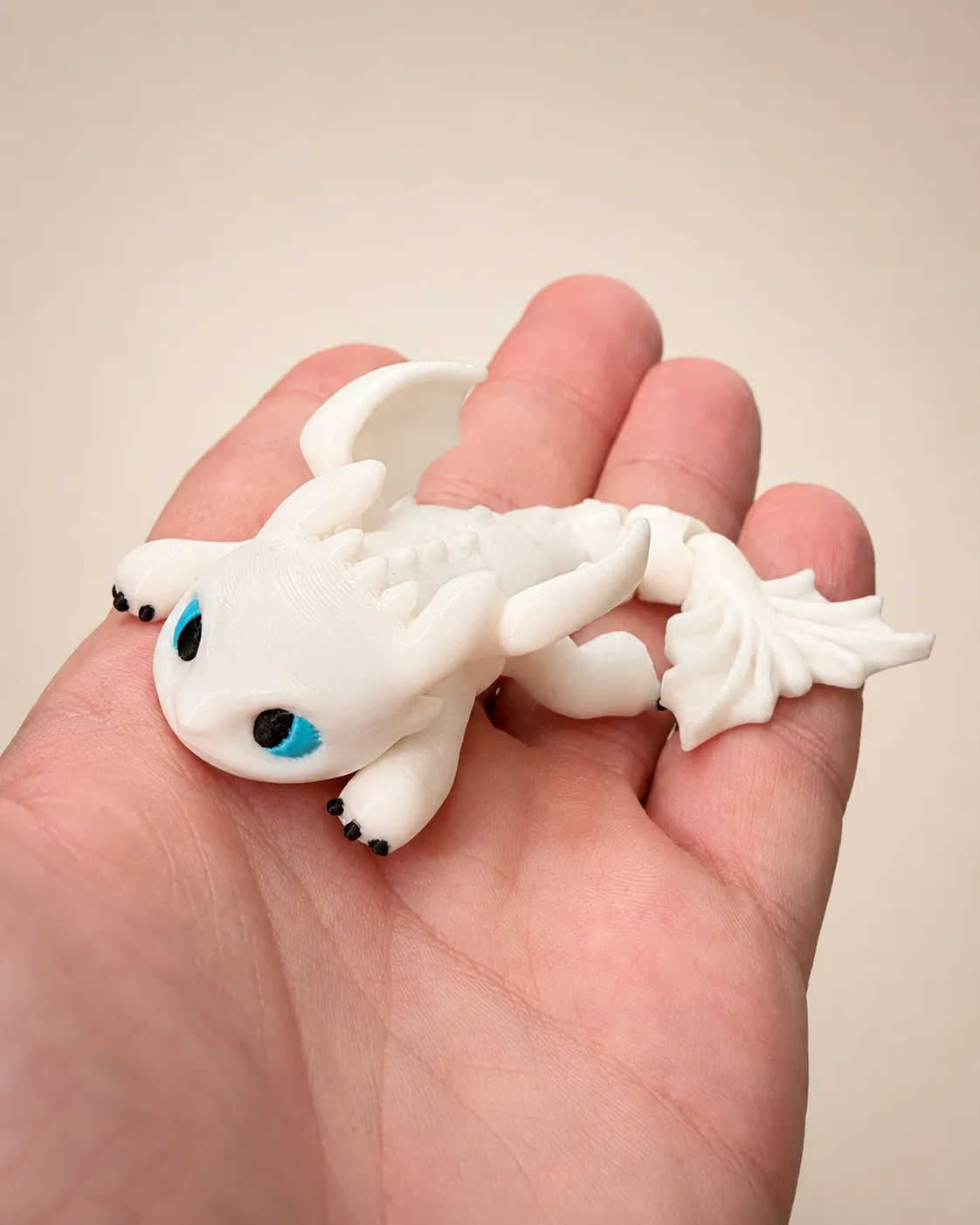 mini flexi Light Fury Pocket Dragon view 3