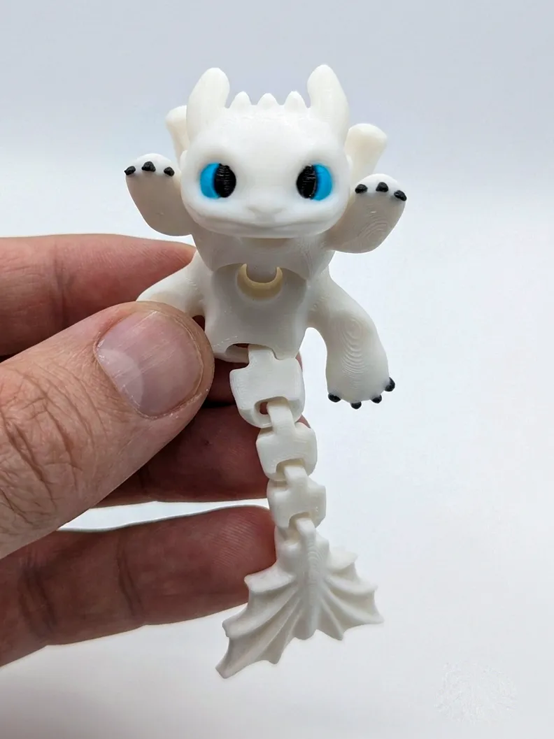 mini flexi Light Fury Pocket Dragon view 2