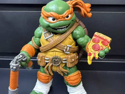 Figura decorativa: TMNT Michelangelo Mikey chibi — referencia de MakerWorld