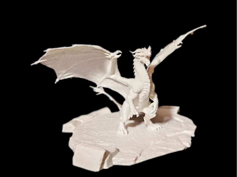 Drache auf Felsen