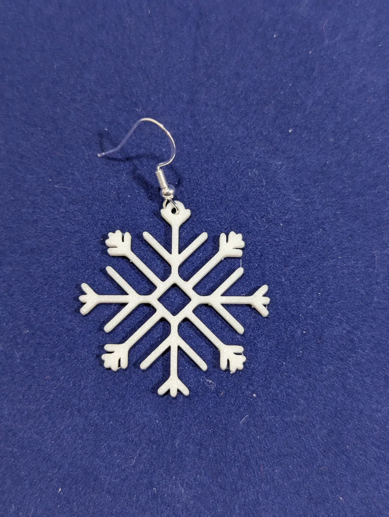 Snowflake earrings - diamond center view 4