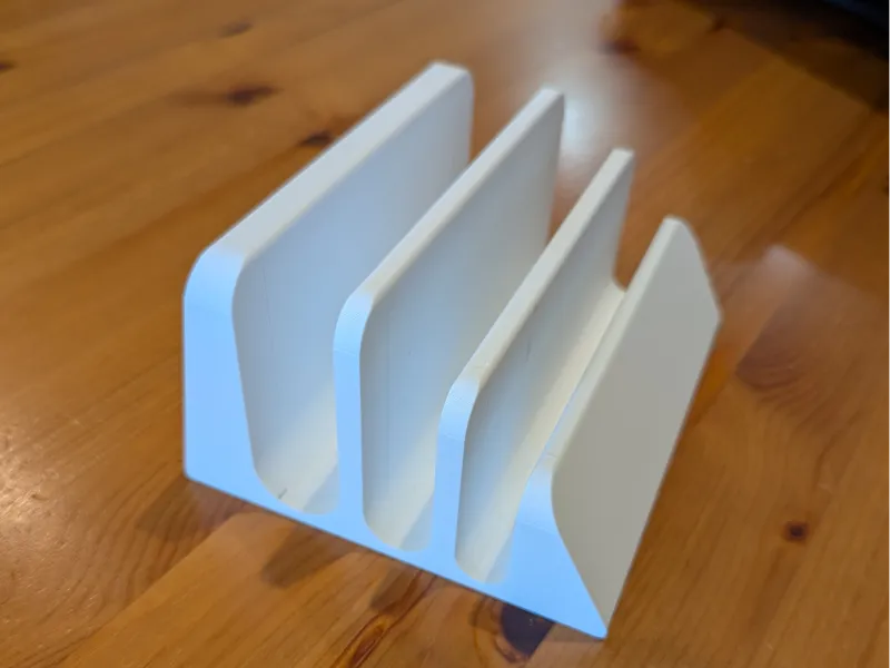 Strong laptop/tablet/Macbook/iPad storage stand