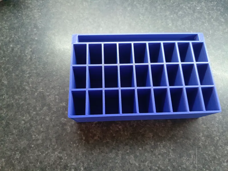 Magnetic fish box