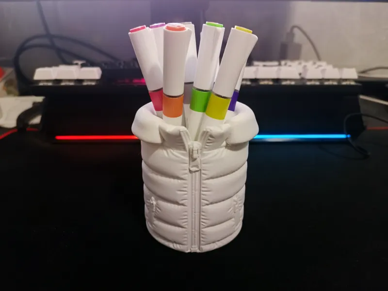 羽绒服笔筒（很能装版本）