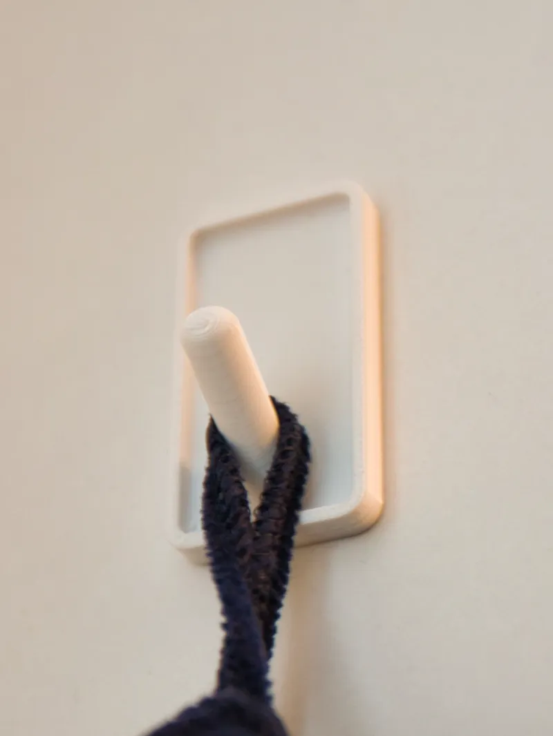 Strong hook