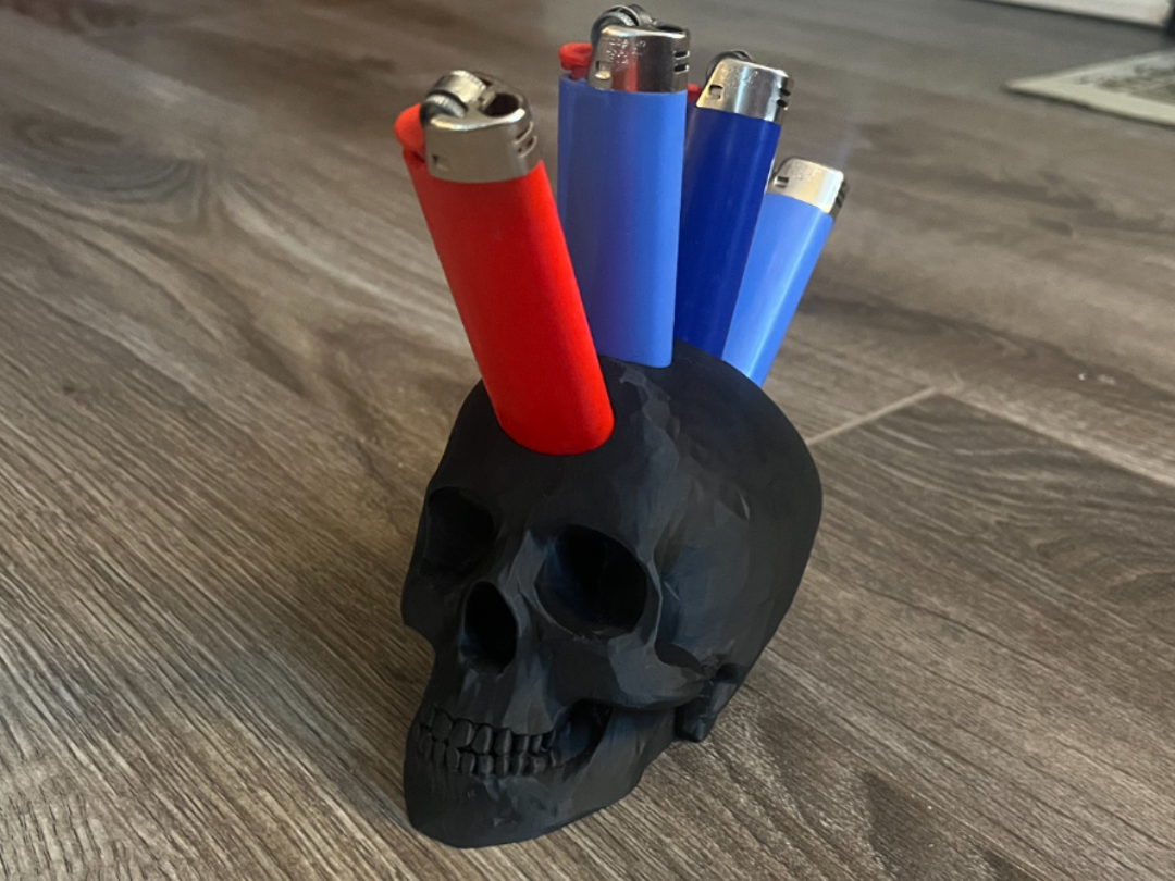 SKULL MOHAWK LIGHTER STAND