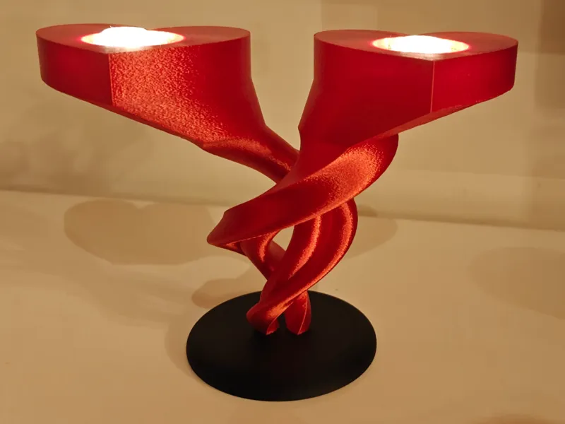 Love Grows – Intertwined Hearts Tealight Holder