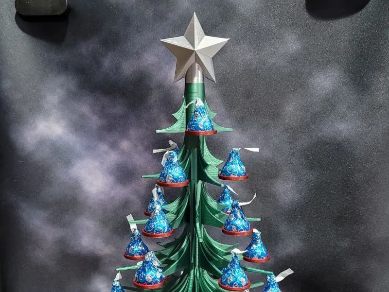 Kissmas Tree with Threaded assembly