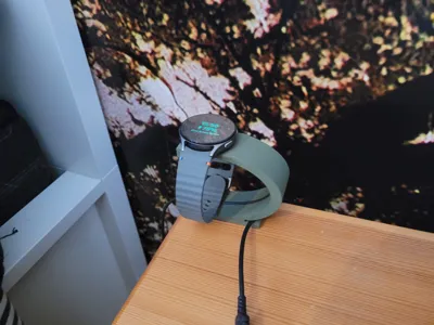 Samsung Galaxy Watch 7 charging stand