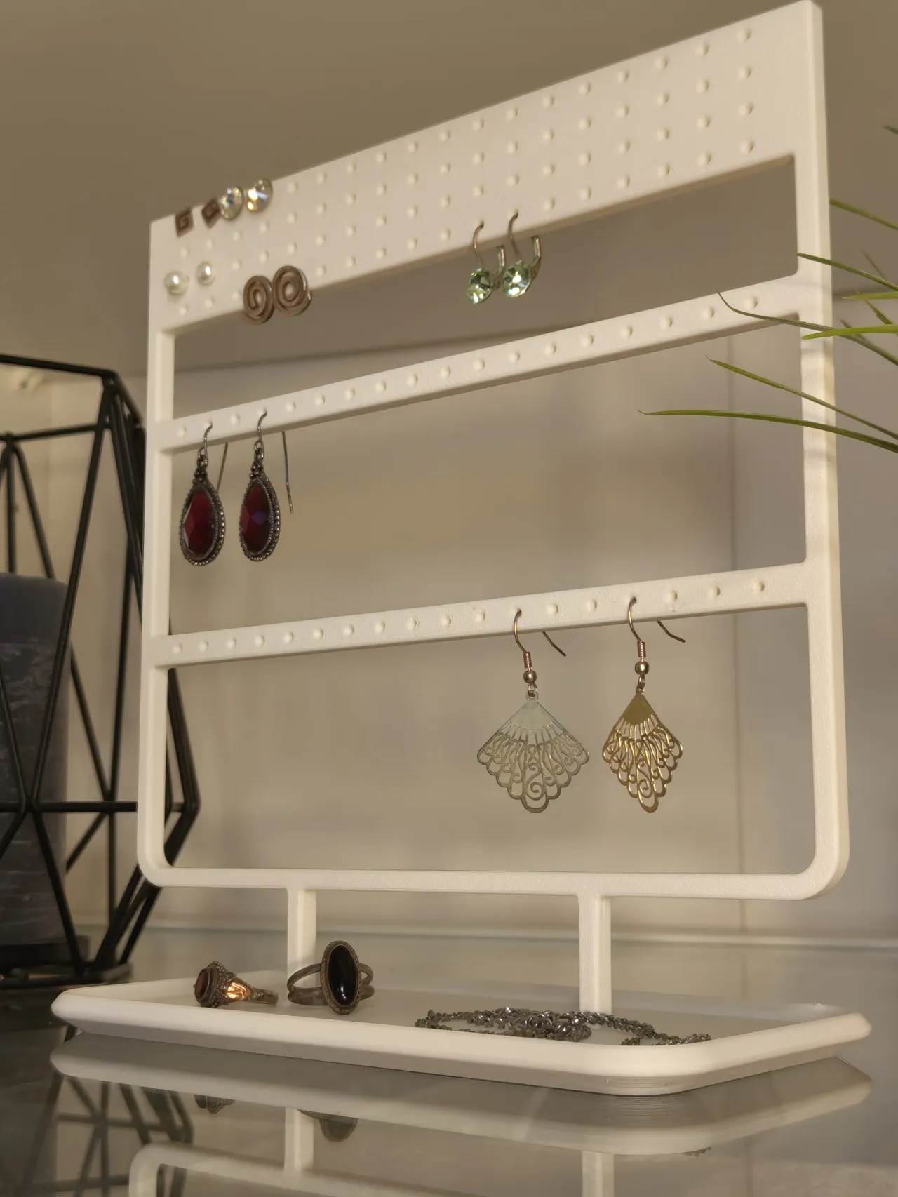 Aurum Tower – Jewelry & Earring Stand view 4