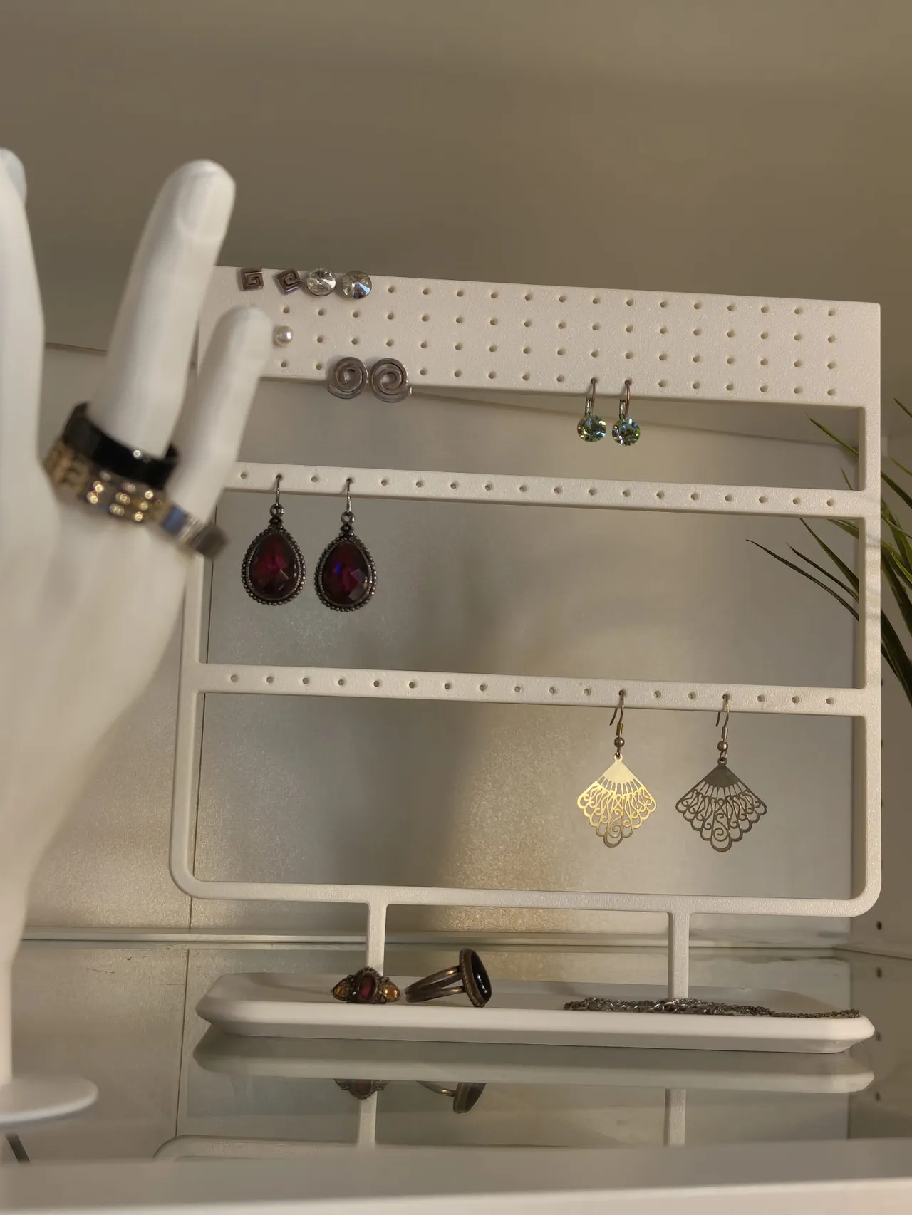 Aurum Tower – Jewelry & Earring Stand view 3