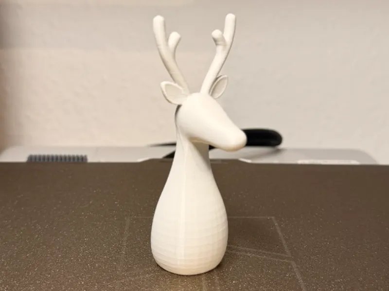 Minimalist Reindeer Figurine – Elegant Winter Deco