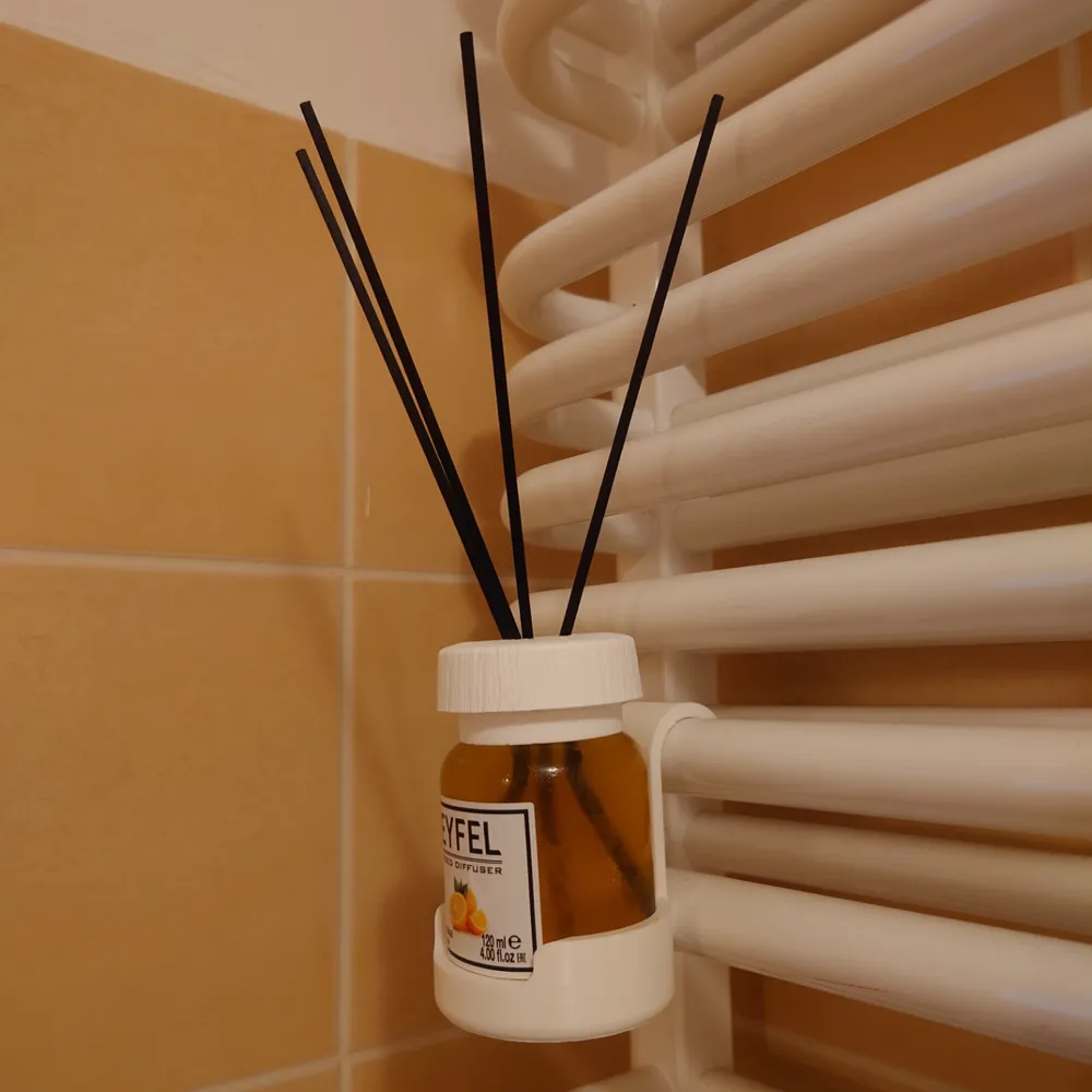 Radiator hanger for Eyfel Reed Diffuser 120 ml by pjaspinski - MakerWorld