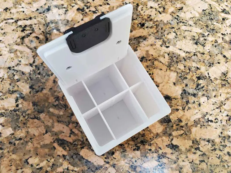 2x2 Gridfinity Bins with Latching Lids & Dividers