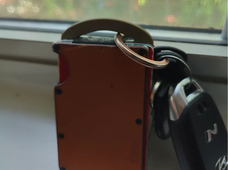 Ridge Wallet Card Divider/Key Ring
