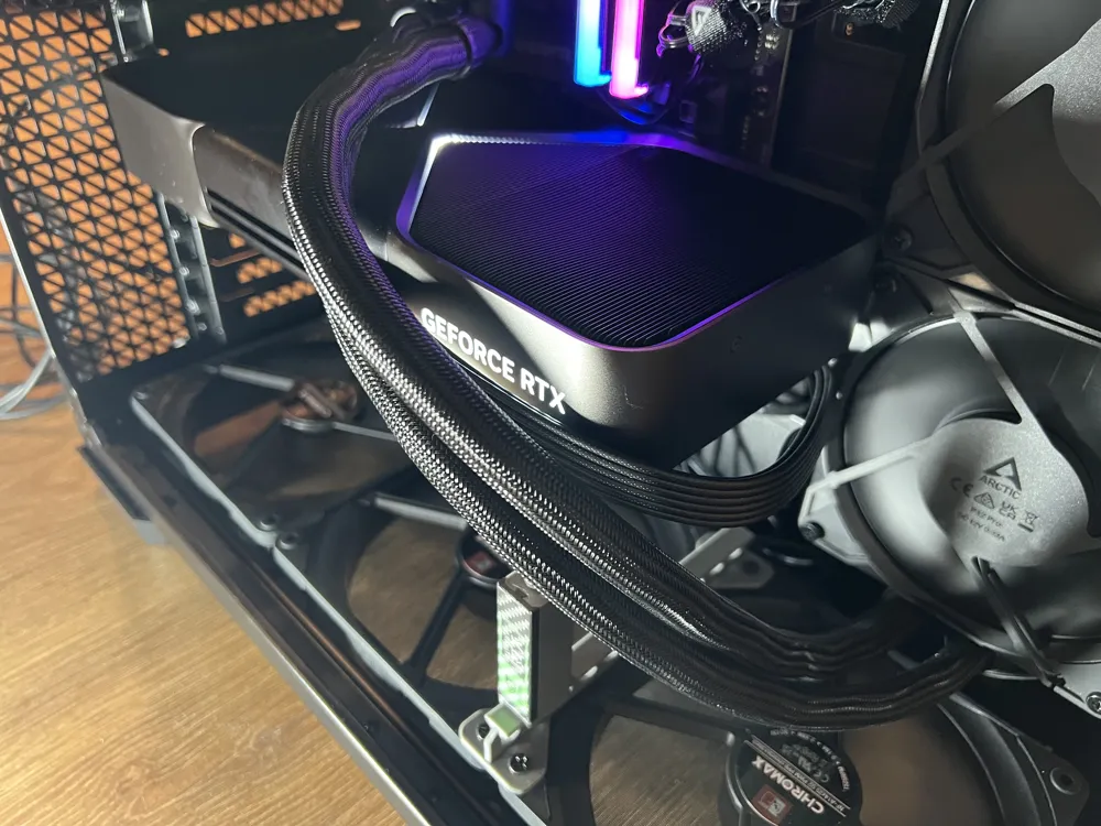 Fan Mounted GPU Support with Customizable Plate - Free 3D Print Model ...