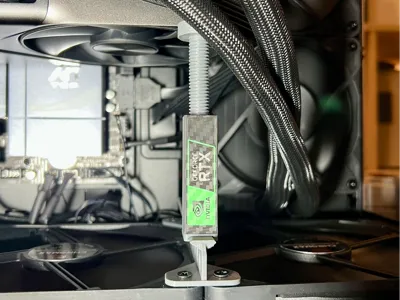 Fan Mounted GPU Support with Customizable Plate