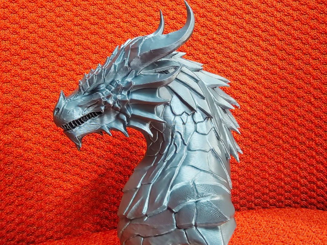 Stolzer Dragonborn Büste