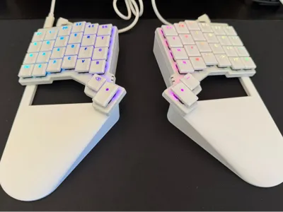 ZSA Voyager Dock and Wrist Rest