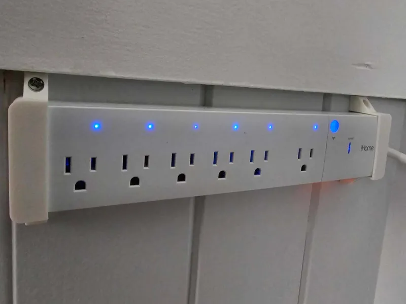 iHome 6 Outlet Smart Power Strip Mount