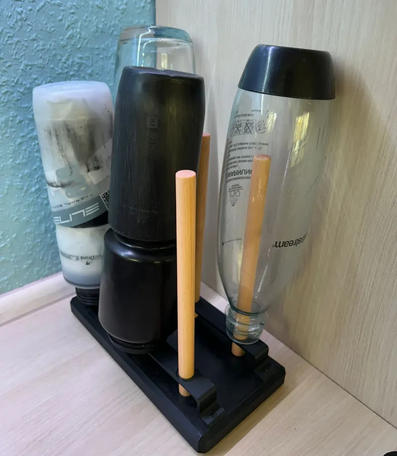 Bottle holder for draining bottles