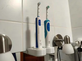 Oral-B Holder On Mirror