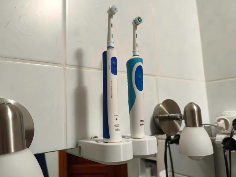 Oral-B Holder On Mirror