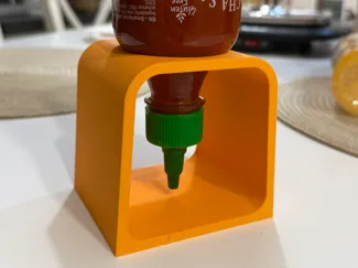 Upside-down Stand for Flying Goose Sriracha 455ml