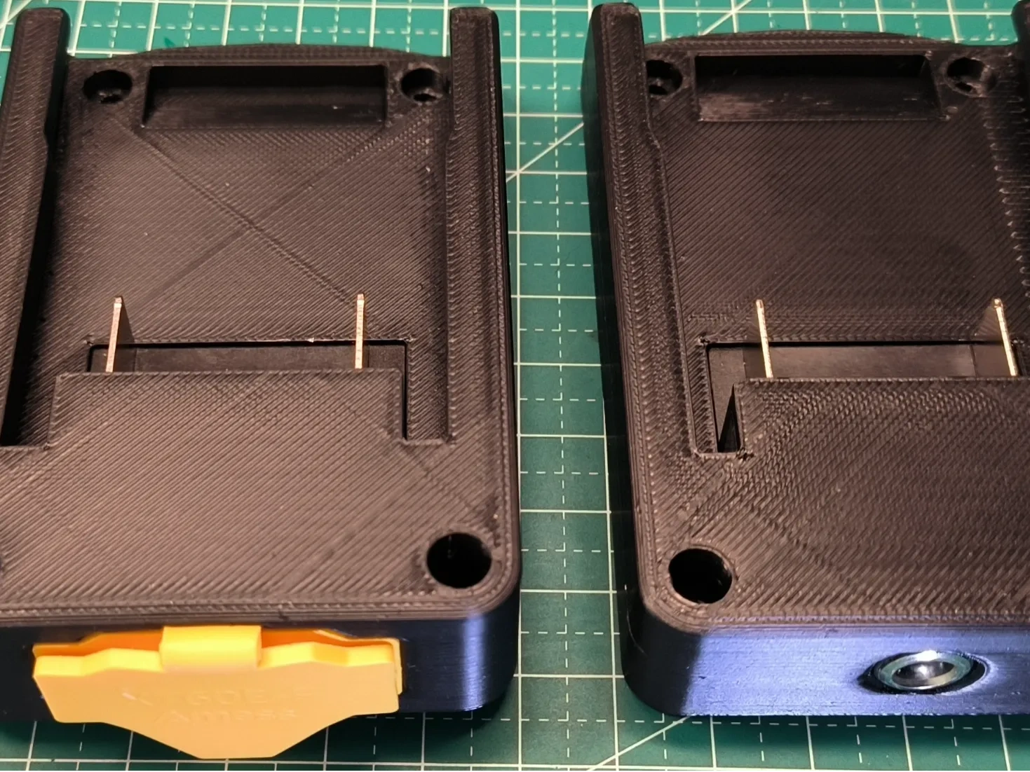 Miniatura 1 do modelo 3D 威克士电动工具电池大脚XT60和DC接口取电座