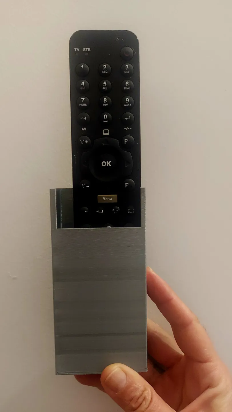 soporte-minimalista-para-mandos-a-distancia-de-tv-u-otros-aparatos-por