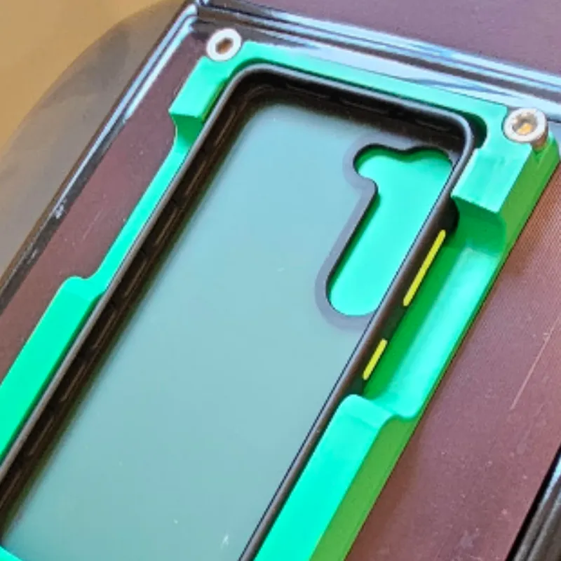 S23 with TORRAS phone case mount