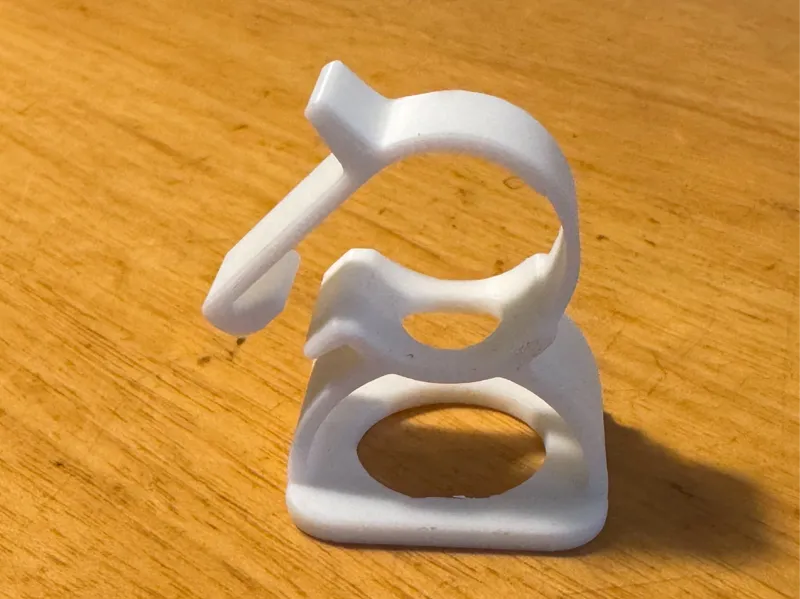 Mini / BMW Air-conditioning refrigerant line clip