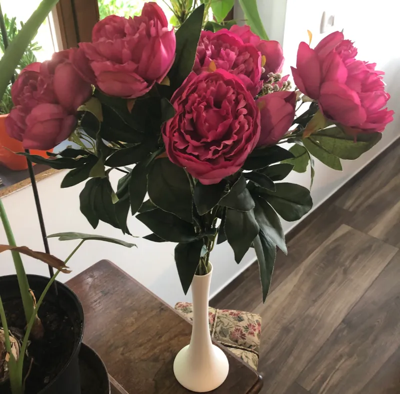 Tall vase (textured)