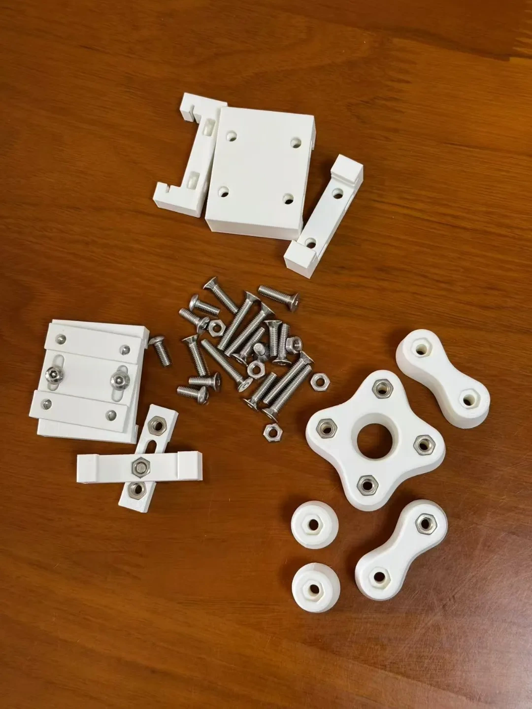 Miniatura 4 do modelo 3D 洞洞板挂墙方案（C45导轨）