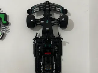 LE.GO F1 1:8 Car Wall Hanger