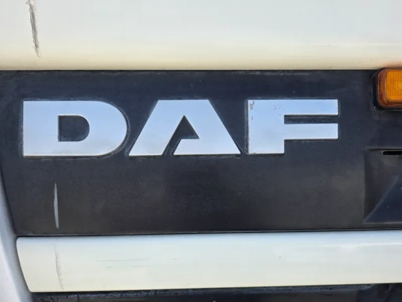 DAF CF front letters and logo