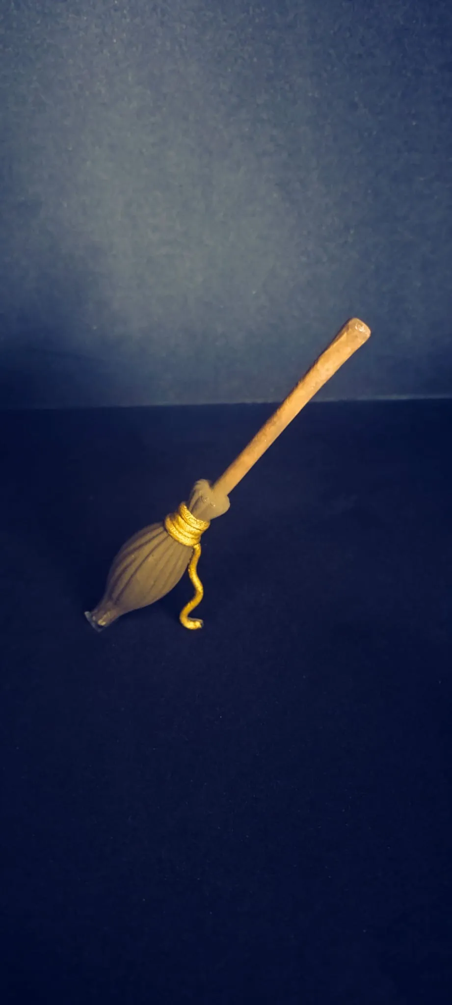 Vassoura Voadora - Modelo gratuito para impressão 3D - MakerWorld