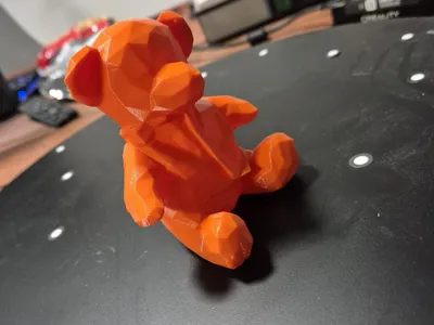 Low-Poly Teddy mit Jacke