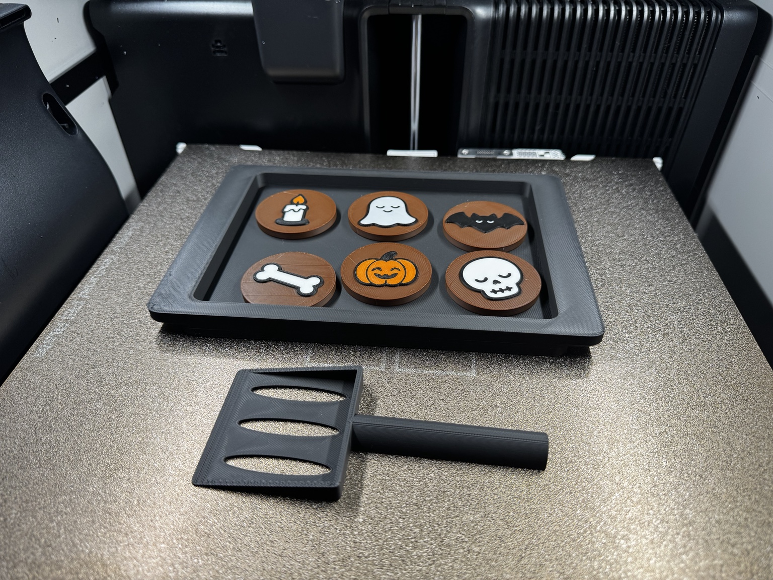 Halloween Cookie Set – Cookies, Tray & Spatula - 1