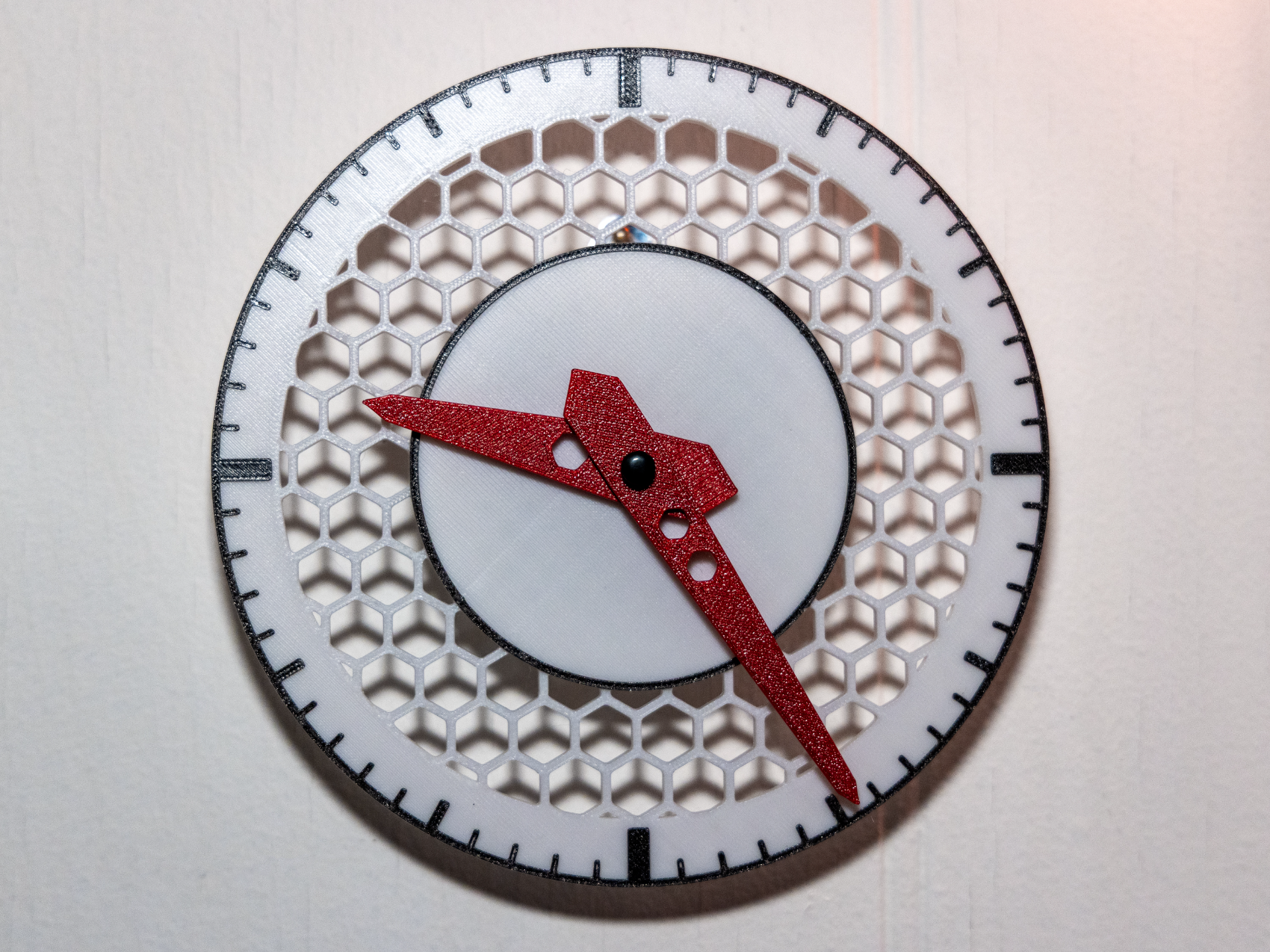 Minimal Honeycomb Wall Clock 