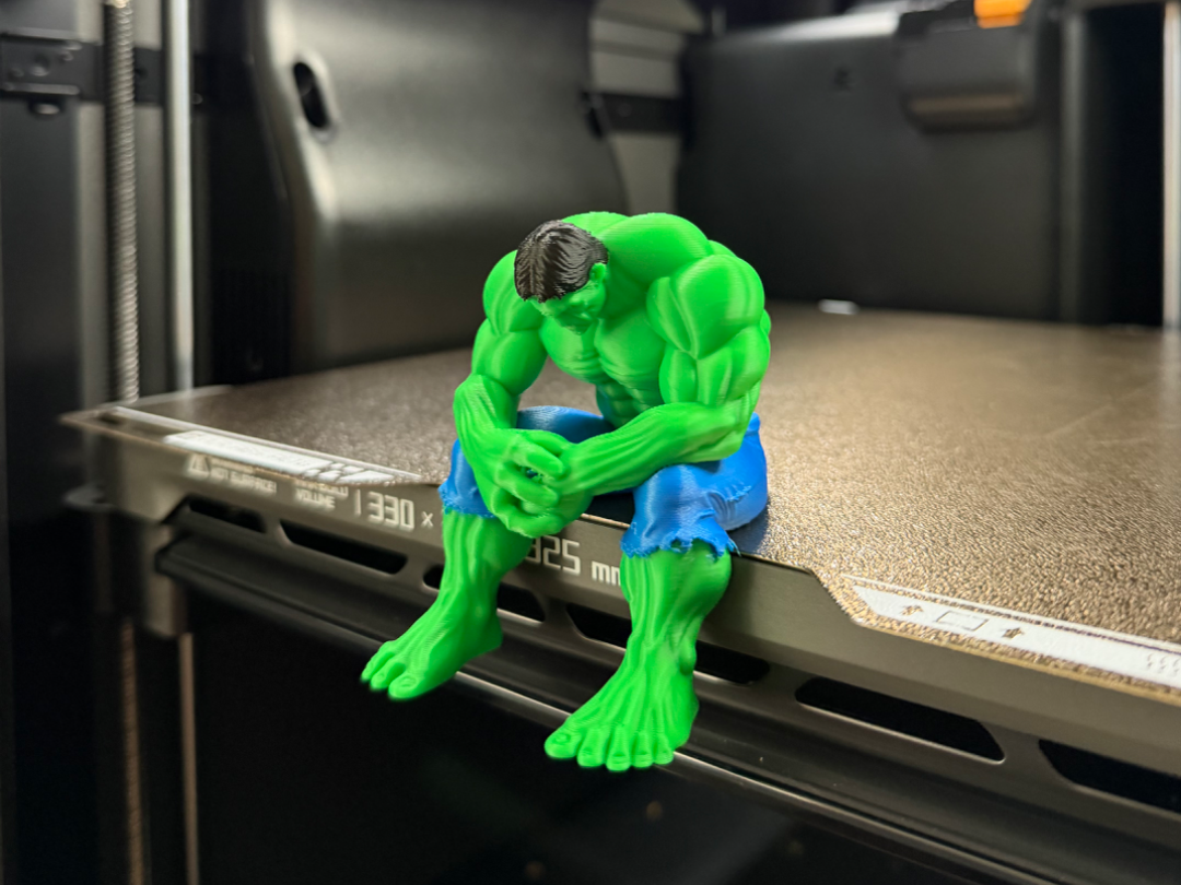 Hulk sitzend 
