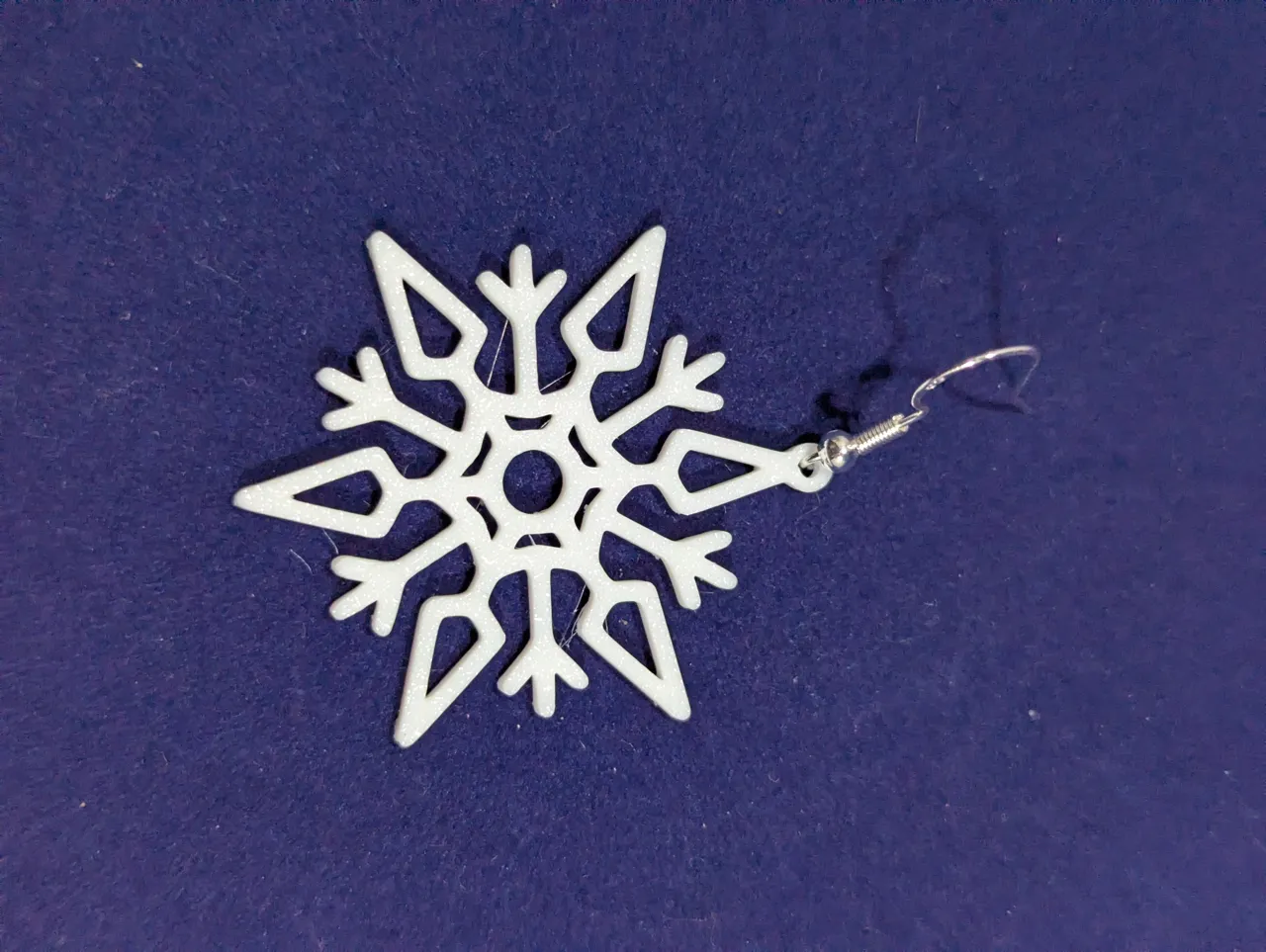 Snowflake earrings - pointy view 4