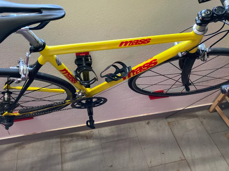 Bike Wall Mount / Wall Mount Road Bike/Gravel Bike
