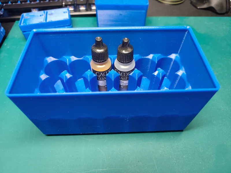 Gridfinity case for 18 vallejo paints